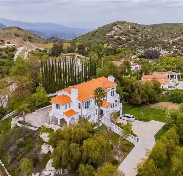 EXQUISITE HOME ON A PRIVATE ACRE