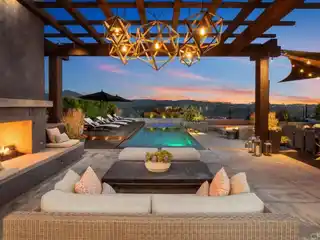 Designer-Perfect Home High on a Scenic Crest