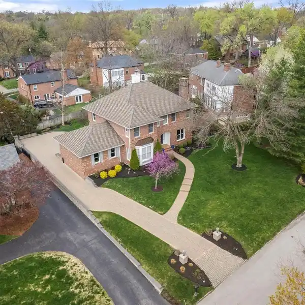 WELL-APPOINTED HOME IN LA HACIENDA