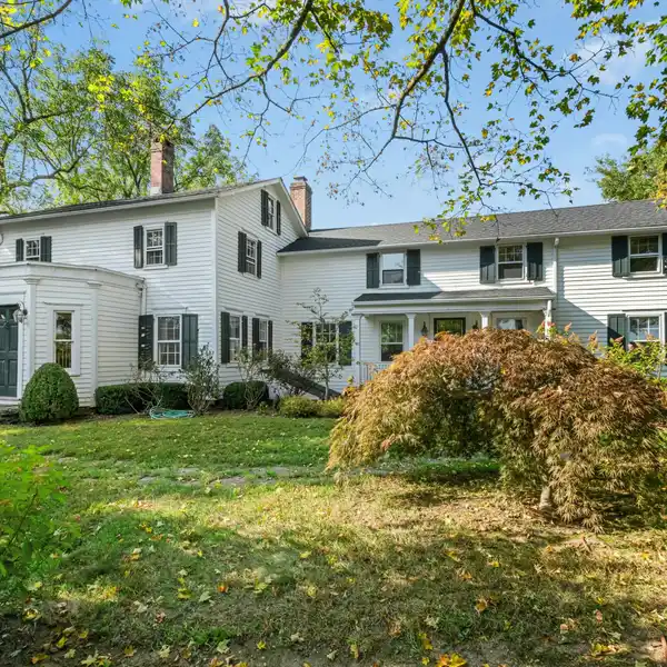 TIMELESS 1800S ENCHANTING FARMHOUSE
