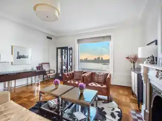 Incredible High-floor Panoramic Views