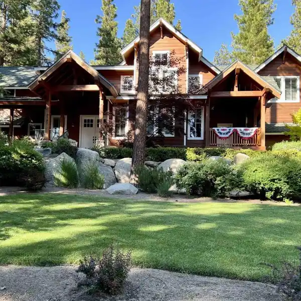 PEACEFUL SANCTUARY IN GLENBROOK