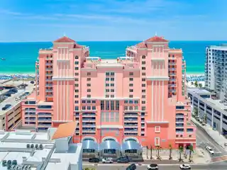 Breathtaking Gulf Views and World-class Amenities