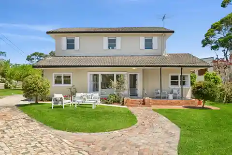 Expansive Property on a Quiet Cul-De-Sac