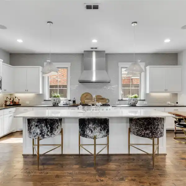 STYLISH LIGHT-FILLED HOME