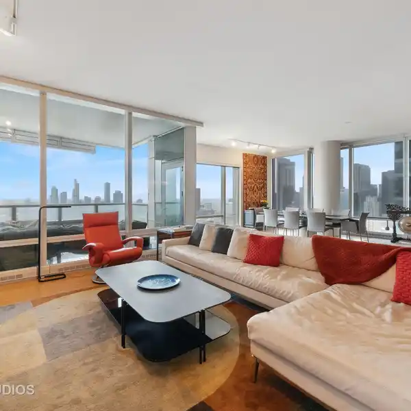 MAGNIFICENT HOME WITH SWEEPING VIEWS