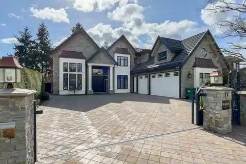 Spectacular Deluxe Custom Home