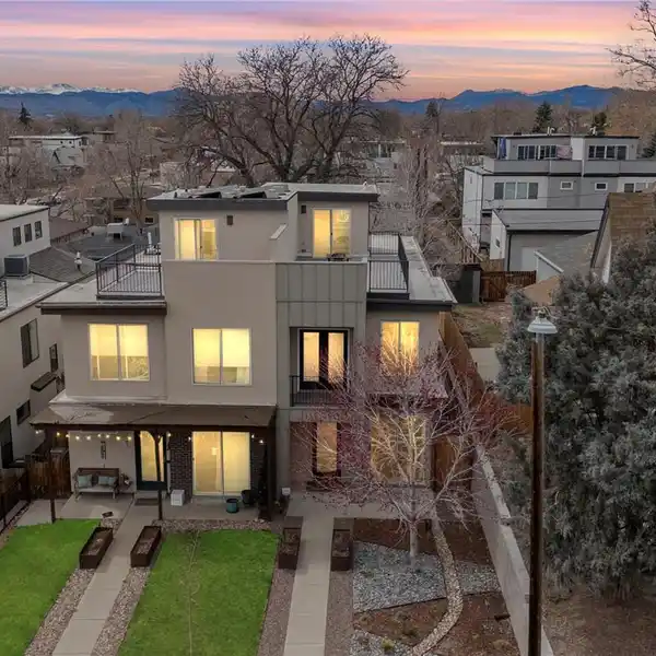 METICULOUSLY DESIGNED DUPLEX