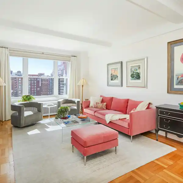 SUN-SPLASHED HOME WITH PANORAMIC VIEWS