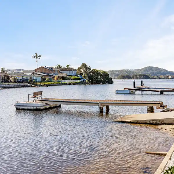 ARCHITECTURALLY DESIGNED HOME ON THE WATER'S EDGE