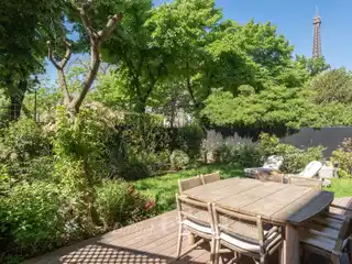 Exceptional Apartment Opening to Garden