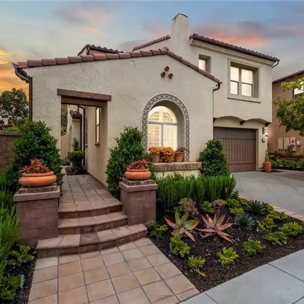 COMFORT AND LUXURY WITH COMMUNITY CHARM