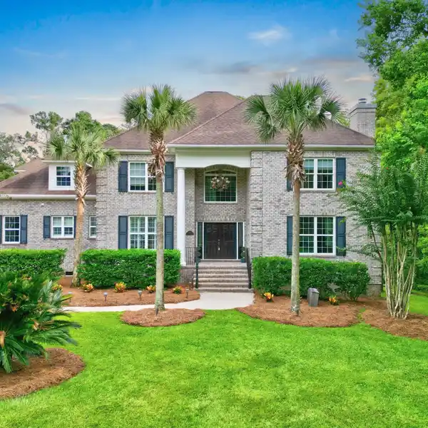 PRIVATE TANNER HALL ESTATE WITH RESORT-STYLE AMENITIES