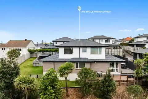 Inviting and Beautifully Maintained Residence