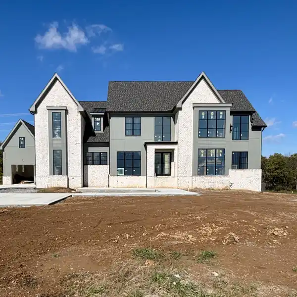 CUSTOM NEW CONSTRUCTION IN PRIMM FARM