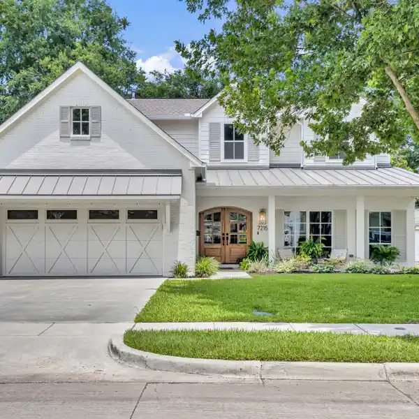 THOUGHTFUL DESIGN WITH UPSCALE COMFORT