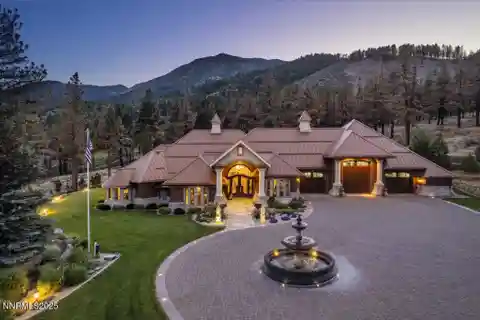 Elegant Valley Estate on Five-Plus Acres