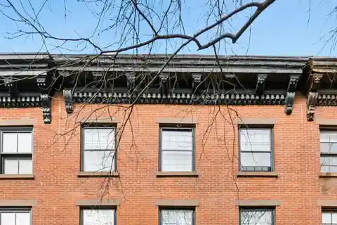 Cobble Hill 25-foot Townhouse