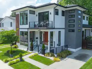 Award-Winning Contemporary Beach Home