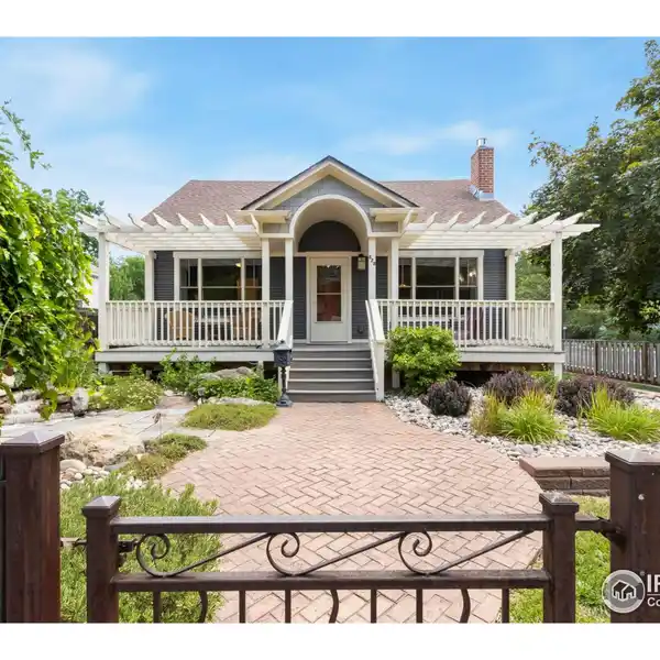CLASSIC RANCH ON OVERSIZED CORNER LOT