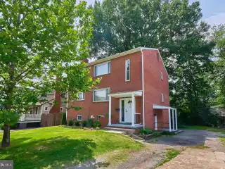 Exceptional Investment Opportunity in Addison Heights