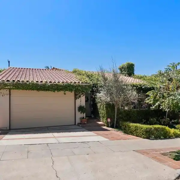 SUNSET CLIFFS RETREAT STEPS FROM PACIFIC WAVES