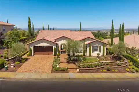 Exclusive Estate with Entertainer’s Backyard