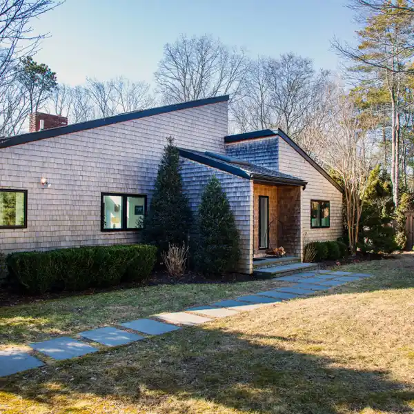 QUOGUE MODERN HOME FOR RENT