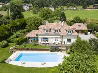 Stunning Residence in a Green Haven