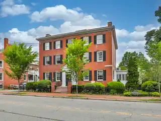 Exquisite Newly Constructed Townhouse