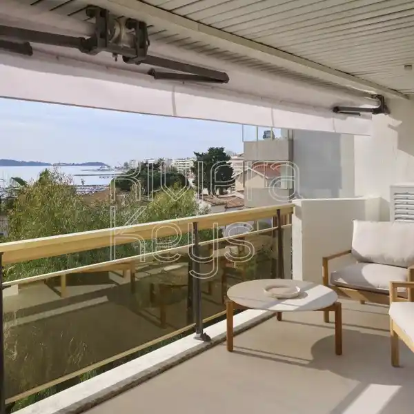 MODERN AND SPACIOUS THREE BEDROOM APARTMENT