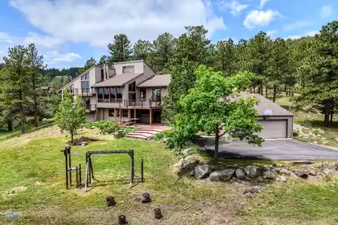 Classic Mountain Home in Pine Brook Hills