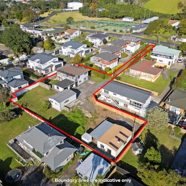 MODERN LIVING ON MASSIVE SUBURBAN SITE