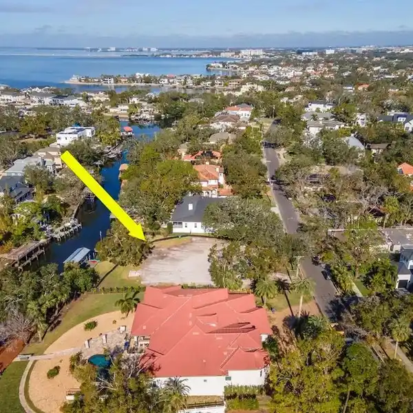 OVERSIZED WATERFRONT LOT