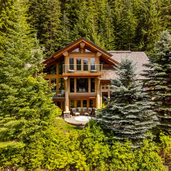 SKI-IN/SKI-OUT WEST COAST MOUNTAIN CHALET