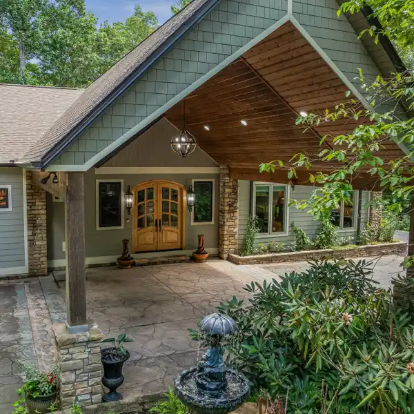 PRIVATE RETREAT WHERE SOPHISTICATION MEETS SERENITY