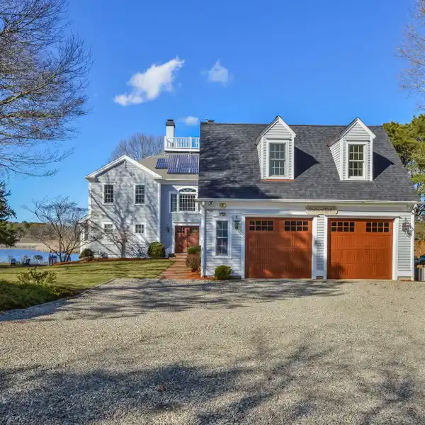 CONTEMPORARY COLONIAL ON SNOWS CREEK