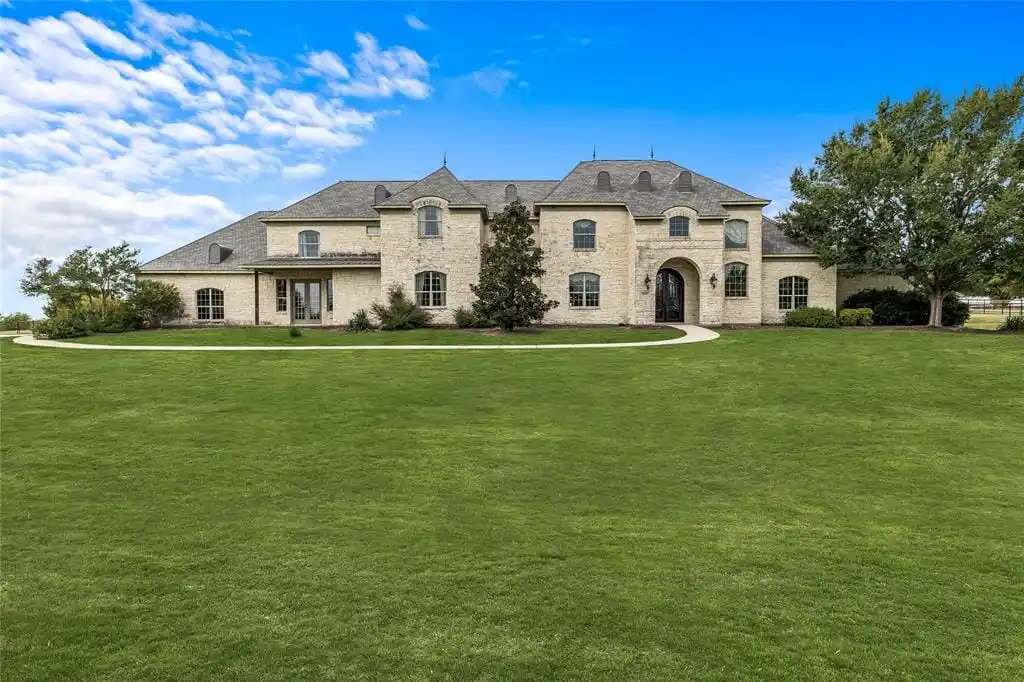 Tranquil Luxury on Nearly Four Acres