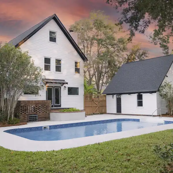 MOVE-IN READY HOME IN DESIRABLE STILES POINT PLANTATION