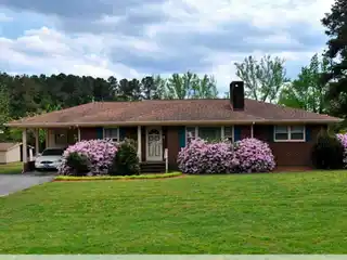 Expansive Property in Great Location