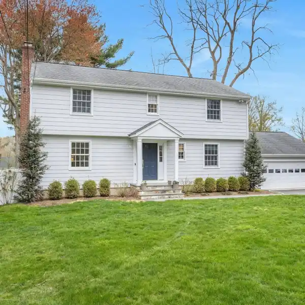 BEAUTIFULLY UPDATED COASTAL ESCAPE