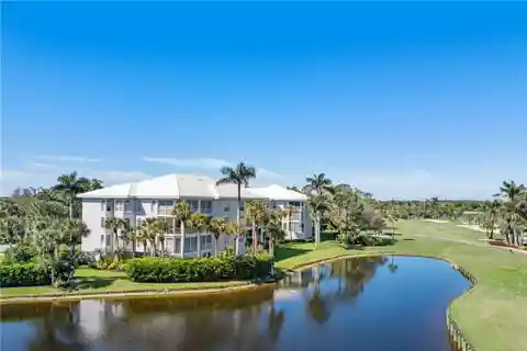 Beautiful Condo with Spectacular Golf and Lake Views