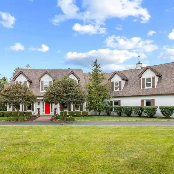 STUNNING AND ARTFULLY DECORATED ESTATE-STYLE HOME