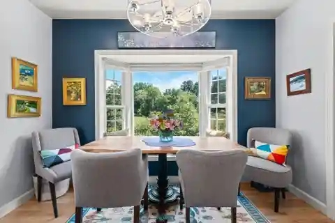 Beautifully Renovated Hunters Ridge Townhome