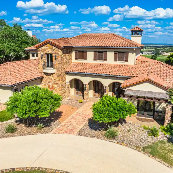 EXQUISITE TUSCAN-STYLE ESTATE IN PRESTIGIOUS COMANCHE TRACE
