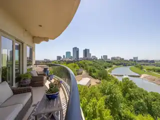 Rare Luxury Home in Villa De Leon