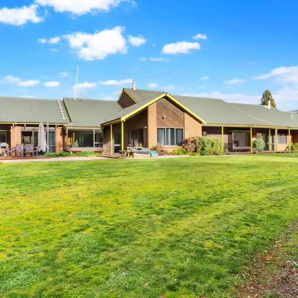 MAGNIFICENT PROPERTY EXUDING SPACE AND PRIVACY