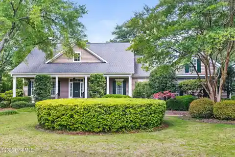 Lovely Traditional Home on a Golf Course Lot