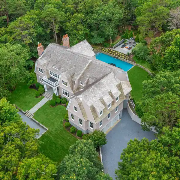 A BOLD EXPRESSION OF LUXURY WITHOUT LIMITS