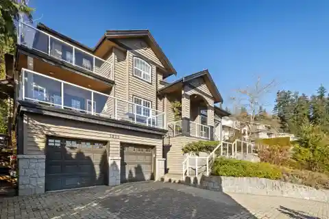 Custom Home in the Distinctive Braemar Subdivision
